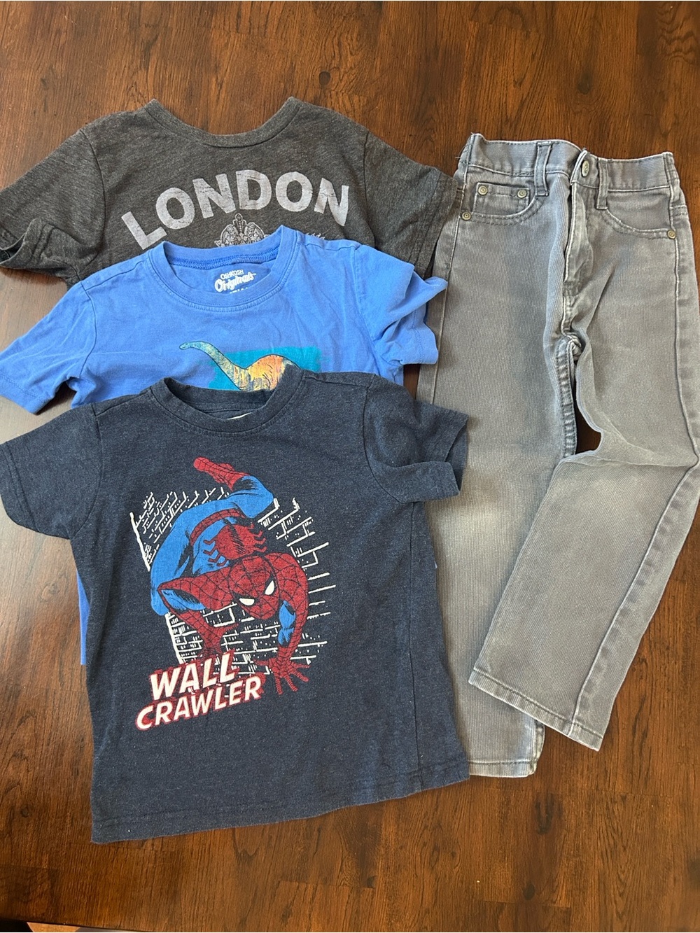 Kids graphic teas and slim fit jeans - 4T
